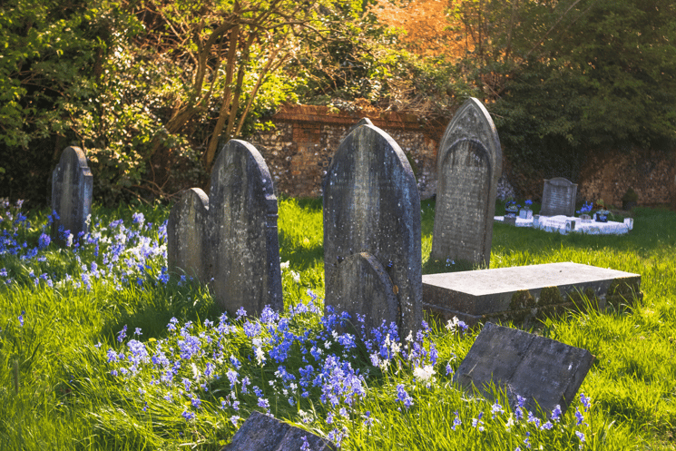 What to write on a headstone: 32 inspiring headstone inscription ideas