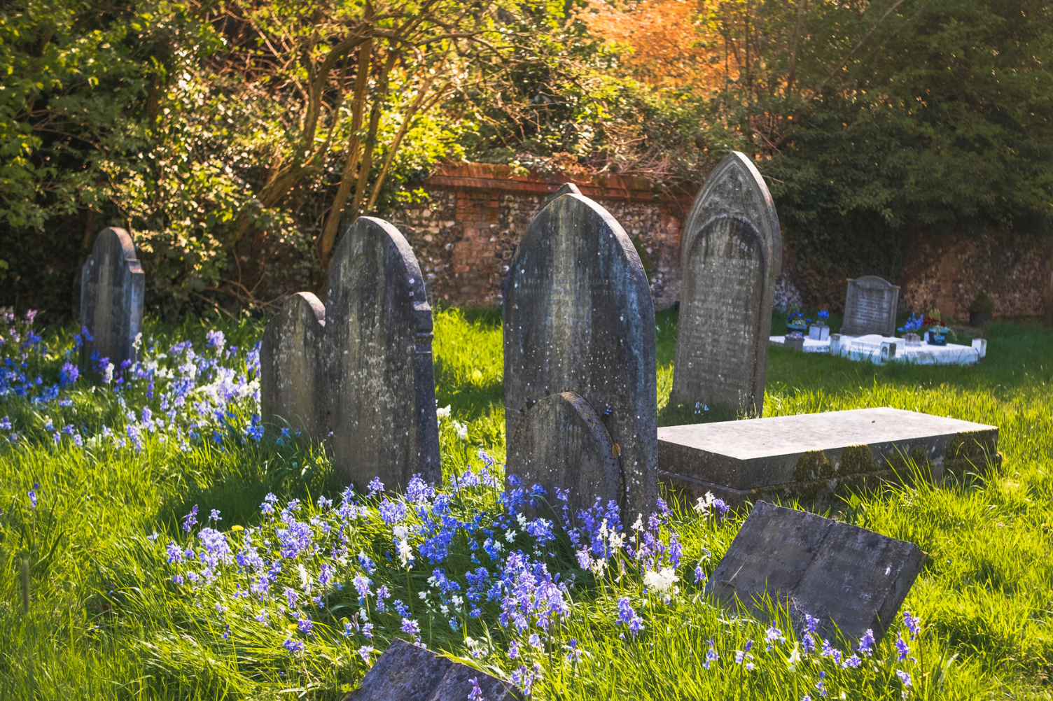 What to write on a headstone: 32 inspiring headstone inscription ideas