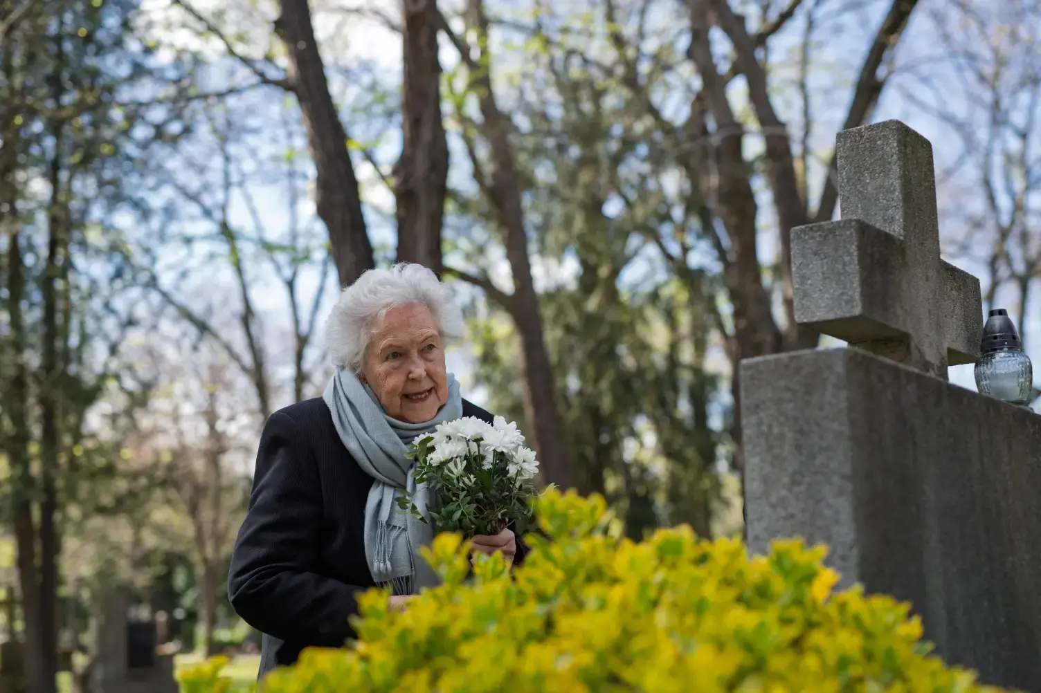 Headstone wording: 30+ ideas for short, beautiful words