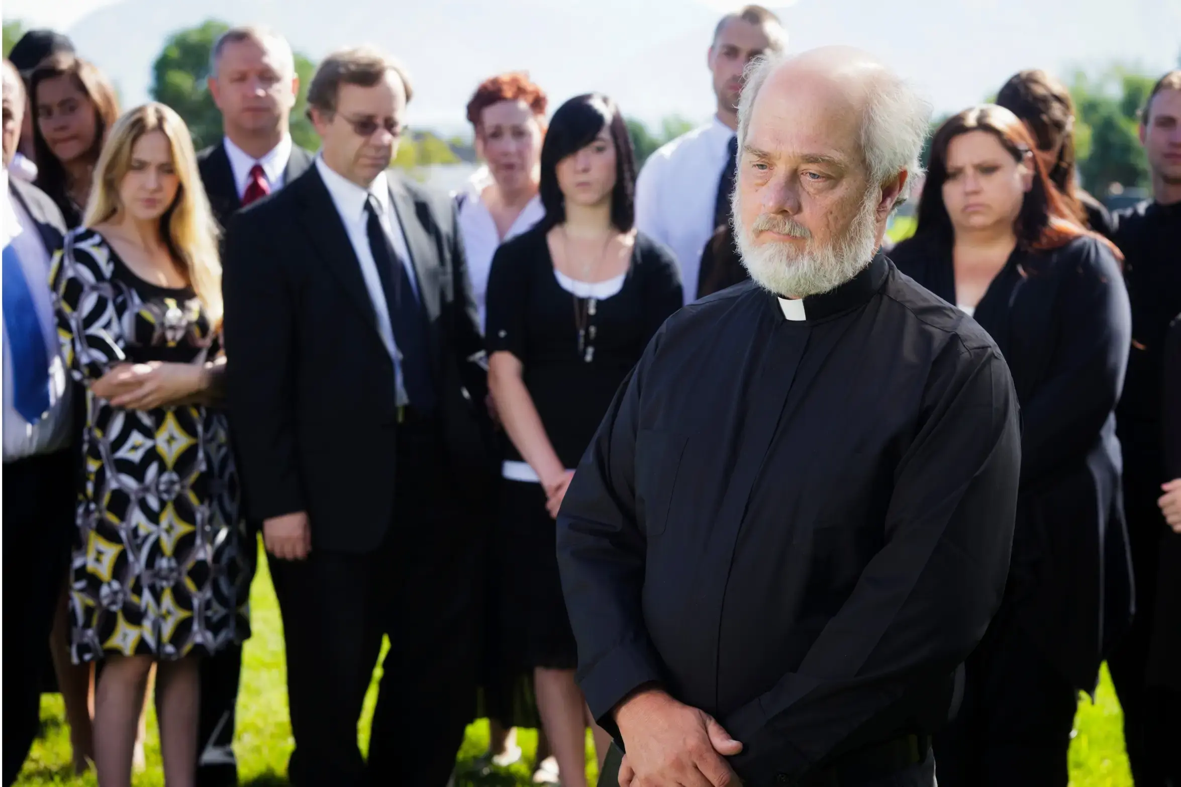 How to follow funeral etiquette: What to wear, say and do